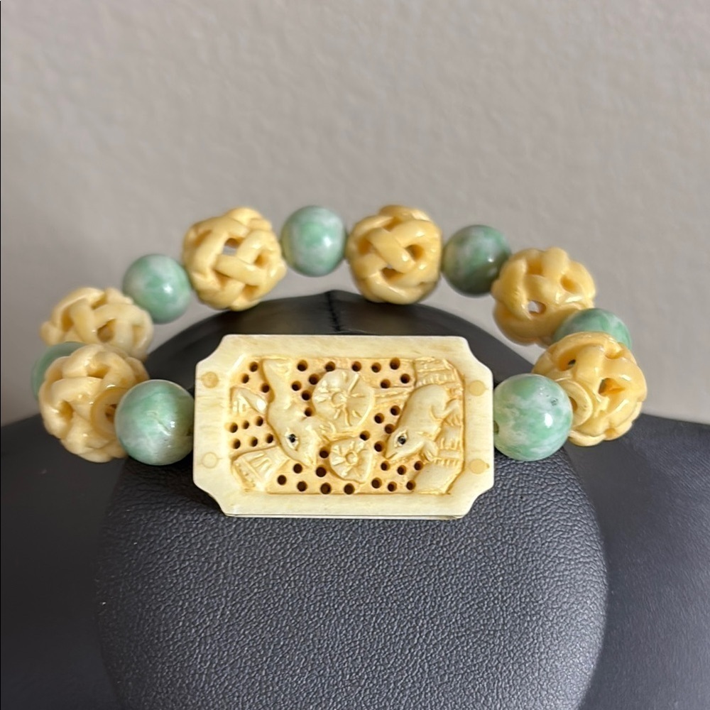 Edwardian Jade Lavaliere Hand Carved Bird Floral Beaded Stretch Bracelet​​
